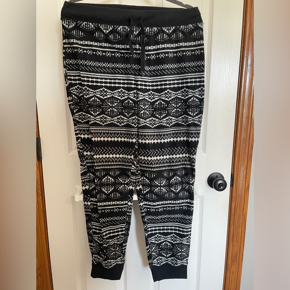 Aeropostale fleece geometric pajama joggers